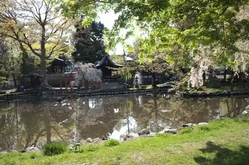 鳥海月山両所宮の庭園