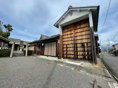 豊歳神社の{uncategorized: "未分類", other: "その他", undefined: "問題あり", building: "その他建物", grave: "お墓", sacred_gate: "鳥居", guardian: "狛犬", statue: "像", buddha: "仏像", history: "歴史", nature: "自然", garden: "庭園", animal: "動物", pagoda: "塔", temizu: "手水舎", mountain_gate: "山門・神門", sanctuary: "本殿・本堂", subordinate: "末社・摂社", art: "芸術", scenery: "景色", jizo: "地蔵", ema: "絵馬", goshuin: "御朱印", omikuji: "おみくじ", items: "授与品その他", amulet: "お守り", goshuincho: "御朱印帳", eats: "食事", festival: "お祭り", votive_dance: "神楽", shichigosan: "七五三参", wedding: "結婚式", experience: "体験その他", initially: "初詣", around: "周辺", anti_infection: "感染症対策"}