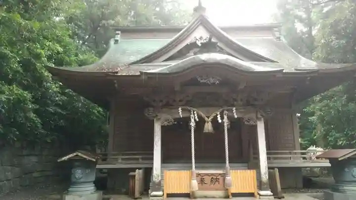 泉神社の本殿・本堂