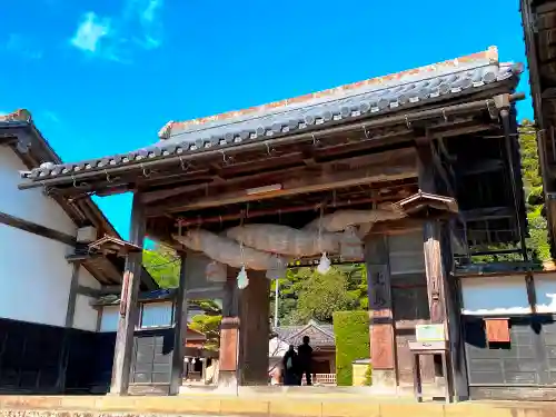 出雲大社北島国造館 出雲教の山門