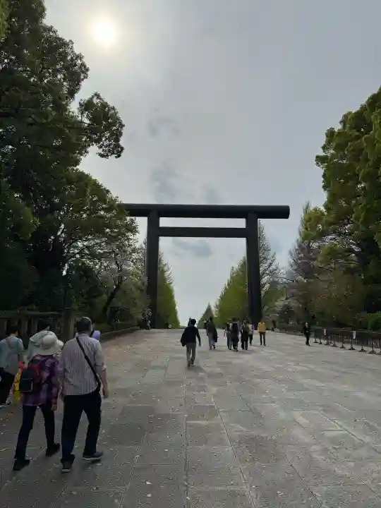 靖國神社の{uncategorized: "未分類", other: "その他", undefined: "問題あり", building: "その他建物", grave: "お墓", sacred_gate: "鳥居", guardian: "狛犬", statue: "像", buddha: "仏像", history: "歴史", nature: "自然", garden: "庭園", animal: "動物", pagoda: "塔", temizu: "手水舎", mountain_gate: "山門・神門", sanctuary: "本殿・本堂", subordinate: "末社・摂社", art: "芸術", scenery: "景色", jizo: "地蔵", ema: "絵馬", goshuin: "御朱印", omikuji: "おみくじ", items: "授与品その他", amulet: "お守り", goshuincho: "御朱印帳", eats: "食事", festival: "お祭り", votive_dance: "神楽", shichigosan: "七五三参", wedding: "結婚式", experience: "体験その他", initially: "初詣", around: "周辺", anti_infection: "感染症対策"}