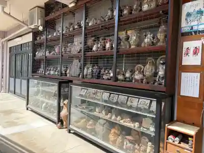 龍淵寺（龍渕寺）の{uncategorized: "未分類", other: "その他", undefined: "問題あり", building: "その他建物", grave: "お墓", sacred_gate: "鳥居", guardian: "狛犬", statue: "像", buddha: "仏像", history: "歴史", nature: "自然", garden: "庭園", animal: "動物", pagoda: "塔", temizu: "手水舎", mountain_gate: "山門・神門", sanctuary: "本殿・本堂", subordinate: "末社・摂社", art: "芸術", scenery: "景色", jizo: "地蔵", ema: "絵馬", goshuin: "御朱印", omikuji: "おみくじ", items: "授与品その他", amulet: "お守り", goshuincho: "御朱印帳", eats: "食事", festival: "お祭り", votive_dance: "神楽", shichigosan: "七五三参", wedding: "結婚式", experience: "体験その他", initially: "初詣", around: "周辺", anti_infection: "感染症対策"}