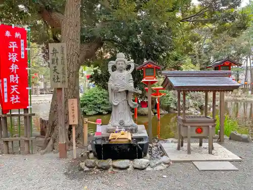 平塚八幡宮の像