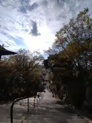 四條畷神社の{uncategorized: "未分類", other: "その他", undefined: "問題あり", building: "その他建物", grave: "お墓", sacred_gate: "鳥居", guardian: "狛犬", statue: "像", buddha: "仏像", history: "歴史", nature: "自然", garden: "庭園", animal: "動物", pagoda: "塔", temizu: "手水舎", mountain_gate: "山門・神門", sanctuary: "本殿・本堂", subordinate: "末社・摂社", art: "芸術", scenery: "景色", jizo: "地蔵", ema: "絵馬", goshuin: "御朱印", omikuji: "おみくじ", items: "授与品その他", amulet: "お守り", goshuincho: "御朱印帳", eats: "食事", festival: "お祭り", votive_dance: "神楽", shichigosan: "七五三参", wedding: "結婚式", experience: "体験その他", initially: "初詣", around: "周辺", anti_infection: "感染症対策"}