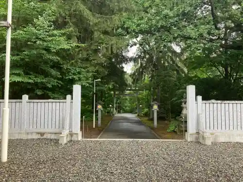 音更神社の庭園
