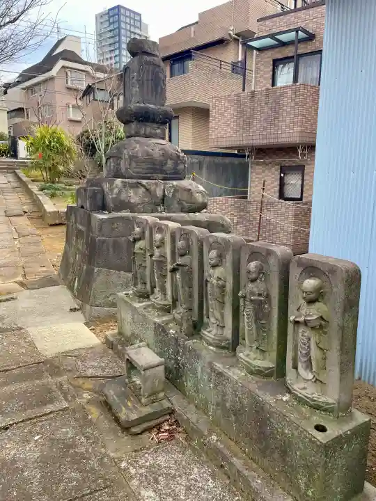 浄運寺の{uncategorized: "未分類", other: "その他", undefined: "問題あり", building: "その他建物", grave: "お墓", sacred_gate: "鳥居", guardian: "狛犬", statue: "像", buddha: "仏像", history: "歴史", nature: "自然", garden: "庭園", animal: "動物", pagoda: "塔", temizu: "手水舎", mountain_gate: "山門・神門", sanctuary: "本殿・本堂", subordinate: "末社・摂社", art: "芸術", scenery: "景色", jizo: "地蔵", ema: "絵馬", goshuin: "御朱印", omikuji: "おみくじ", items: "授与品その他", amulet: "お守り", goshuincho: "御朱印帳", eats: "食事", festival: "お祭り", votive_dance: "神楽", shichigosan: "七五三参", wedding: "結婚式", experience: "体験その他", initially: "初詣", around: "周辺", anti_infection: "感染症対策"}