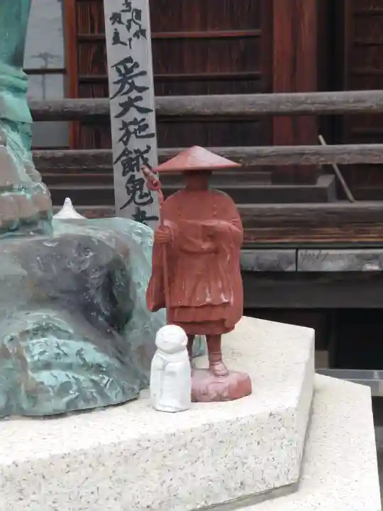観音寺の{uncategorized: "未分類", other: "その他", undefined: "問題あり", building: "その他建物", grave: "お墓", sacred_gate: "鳥居", guardian: "狛犬", statue: "像", buddha: "仏像", history: "歴史", nature: "自然", garden: "庭園", animal: "動物", pagoda: "塔", temizu: "手水舎", mountain_gate: "山門・神門", sanctuary: "本殿・本堂", subordinate: "末社・摂社", art: "芸術", scenery: "景色", jizo: "地蔵", ema: "絵馬", goshuin: "御朱印", omikuji: "おみくじ", items: "授与品その他", amulet: "お守り", goshuincho: "御朱印帳", eats: "食事", festival: "お祭り", votive_dance: "神楽", shichigosan: "七五三参", wedding: "結婚式", experience: "体験その他", initially: "初詣", around: "周辺", anti_infection: "感染症対策"}