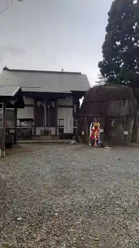 三ツ石神社(岩手県)