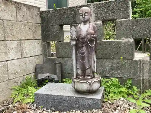 光輪寺の{uncategorized: "未分類", other: "その他", undefined: "問題あり", building: "その他建物", grave: "お墓", sacred_gate: "鳥居", guardian: "狛犬", statue: "像", buddha: "仏像", history: "歴史", nature: "自然", garden: "庭園", animal: "動物", pagoda: "塔", temizu: "手水舎", mountain_gate: "山門・神門", sanctuary: "本殿・本堂", subordinate: "末社・摂社", art: "芸術", scenery: "景色", jizo: "地蔵", ema: "絵馬", goshuin: "御朱印", omikuji: "おみくじ", items: "授与品その他", amulet: "お守り", goshuincho: "御朱印帳", eats: "食事", festival: "お祭り", votive_dance: "神楽", shichigosan: "七五三参", wedding: "結婚式", experience: "体験その他", initially: "初詣", around: "周辺", anti_infection: "感染症対策"}