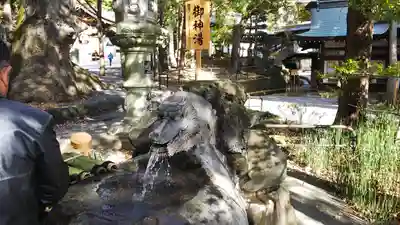 諏訪大社下社秋宮の手水舎