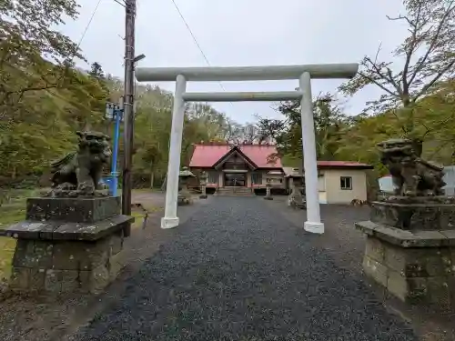 厚岸神社の{uncategorized: "未分類", other: "その他", undefined: "問題あり", building: "その他建物", grave: "お墓", sacred_gate: "鳥居", guardian: "狛犬", statue: "像", buddha: "仏像", history: "歴史", nature: "自然", garden: "庭園", animal: "動物", pagoda: "塔", temizu: "手水舎", mountain_gate: "山門・神門", sanctuary: "本殿・本堂", subordinate: "末社・摂社", art: "芸術", scenery: "景色", jizo: "地蔵", ema: "絵馬", goshuin: "御朱印", omikuji: "おみくじ", items: "授与品その他", amulet: "お守り", goshuincho: "御朱印帳", eats: "食事", festival: "お祭り", votive_dance: "神楽", shichigosan: "七五三参", wedding: "結婚式", experience: "体験その他", initially: "初詣", around: "周辺", anti_infection: "感染症対策"}