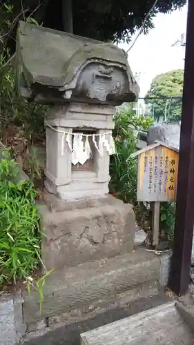 検見川神社の末社