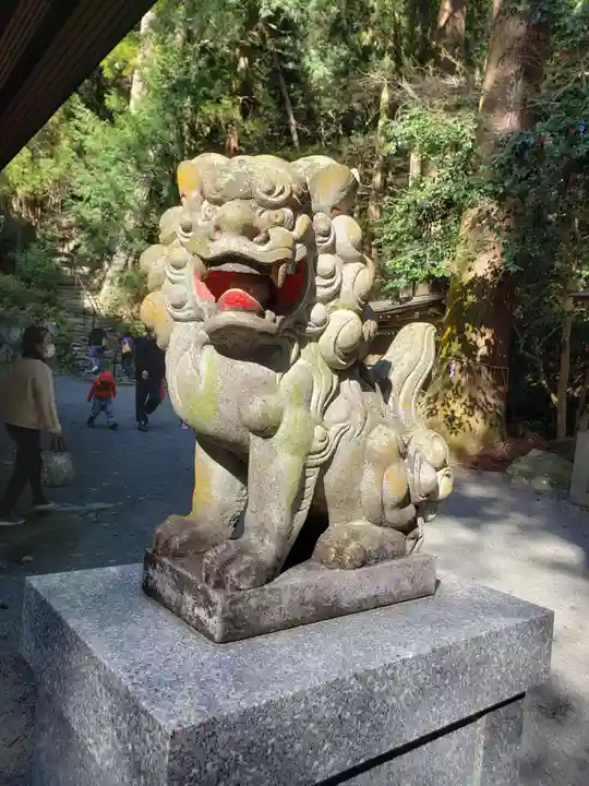 伊野天照皇大神宮の狛犬