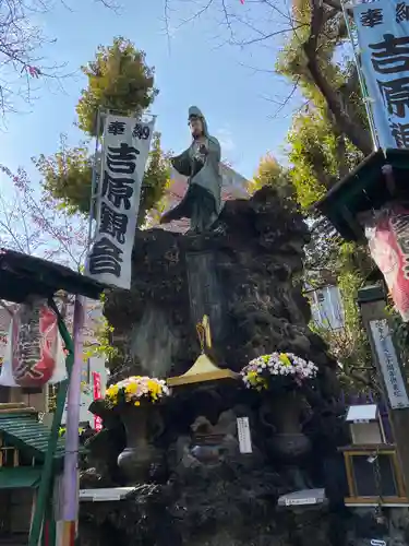 吉原神社の仏像