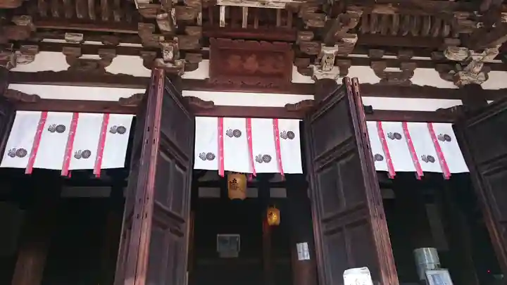 鶴林寺の本殿・本堂