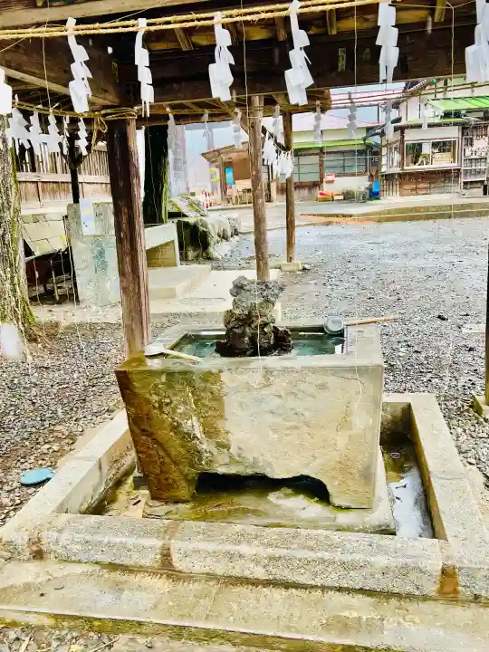 椋神社の{uncategorized: "未分類", other: "その他", undefined: "問題あり", building: "その他建物", grave: "お墓", sacred_gate: "鳥居", guardian: "狛犬", statue: "像", buddha: "仏像", history: "歴史", nature: "自然", garden: "庭園", animal: "動物", pagoda: "塔", temizu: "手水舎", mountain_gate: "山門・神門", sanctuary: "本殿・本堂", subordinate: "末社・摂社", art: "芸術", scenery: "景色", jizo: "地蔵", ema: "絵馬", goshuin: "御朱印", omikuji: "おみくじ", items: "授与品その他", amulet: "お守り", goshuincho: "御朱印帳", eats: "食事", festival: "お祭り", votive_dance: "神楽", shichigosan: "七五三参", wedding: "結婚式", experience: "体験その他", initially: "初詣", around: "周辺", anti_infection: "感染症対策"}