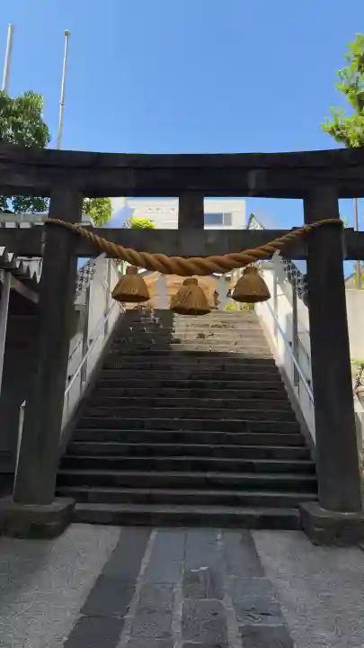 高輪神社の{uncategorized: "未分類", other: "その他", undefined: "問題あり", building: "その他建物", grave: "お墓", sacred_gate: "鳥居", guardian: "狛犬", statue: "像", buddha: "仏像", history: "歴史", nature: "自然", garden: "庭園", animal: "動物", pagoda: "塔", temizu: "手水舎", mountain_gate: "山門・神門", sanctuary: "本殿・本堂", subordinate: "末社・摂社", art: "芸術", scenery: "景色", jizo: "地蔵", ema: "絵馬", goshuin: "御朱印", omikuji: "おみくじ", items: "授与品その他", amulet: "お守り", goshuincho: "御朱印帳", eats: "食事", festival: "お祭り", votive_dance: "神楽", shichigosan: "七五三参", wedding: "結婚式", experience: "体験その他", initially: "初詣", around: "周辺", anti_infection: "感染症対策"}