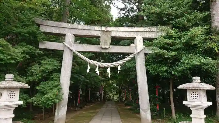 間々田八幡宮の鳥居