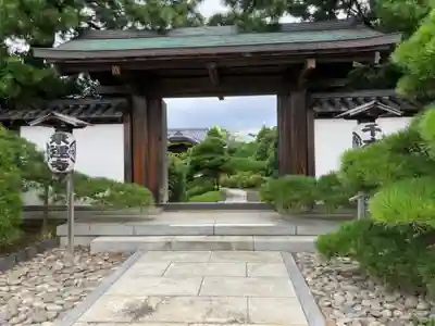 乗運寺の山門・神門