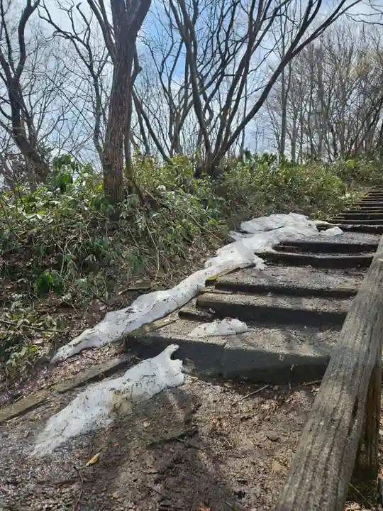 彌彦神社奥宮(御神廟)(新潟県)