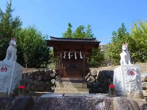 差出磯大嶽山神社 仕事と健康と厄よけの神さまの末社