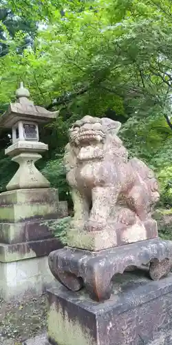 胡宮神社（敏満寺史跡）の狛犬