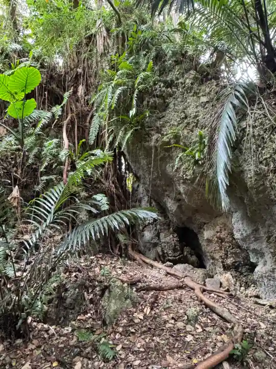 末吉宮の{uncategorized: "未分類", other: "その他", undefined: "問題あり", building: "その他建物", grave: "お墓", sacred_gate: "鳥居", guardian: "狛犬", statue: "像", buddha: "仏像", history: "歴史", nature: "自然", garden: "庭園", animal: "動物", pagoda: "塔", temizu: "手水舎", mountain_gate: "山門・神門", sanctuary: "本殿・本堂", subordinate: "末社・摂社", art: "芸術", scenery: "景色", jizo: "地蔵", ema: "絵馬", goshuin: "御朱印", omikuji: "おみくじ", items: "授与品その他", amulet: "お守り", goshuincho: "御朱印帳", eats: "食事", festival: "お祭り", votive_dance: "神楽", shichigosan: "七五三参", wedding: "結婚式", experience: "体験その他", initially: "初詣", around: "周辺", anti_infection: "感染症対策"}