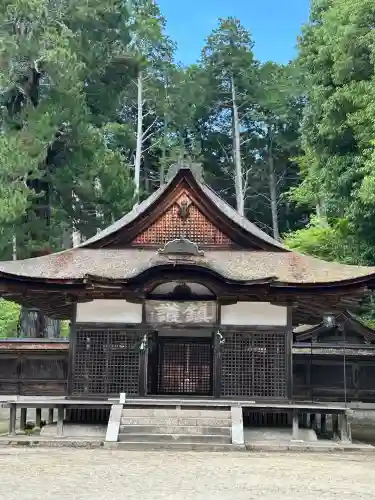 油日神社の{uncategorized: "未分類", other: "その他", undefined: "問題あり", building: "その他建物", grave: "お墓", sacred_gate: "鳥居", guardian: "狛犬", statue: "像", buddha: "仏像", history: "歴史", nature: "自然", garden: "庭園", animal: "動物", pagoda: "塔", temizu: "手水舎", mountain_gate: "山門・神門", sanctuary: "本殿・本堂", subordinate: "末社・摂社", art: "芸術", scenery: "景色", jizo: "地蔵", ema: "絵馬", goshuin: "御朱印", omikuji: "おみくじ", items: "授与品その他", amulet: "お守り", goshuincho: "御朱印帳", eats: "食事", festival: "お祭り", votive_dance: "神楽", shichigosan: "七五三参", wedding: "結婚式", experience: "体験その他", initially: "初詣", around: "周辺", anti_infection: "感染症対策"}