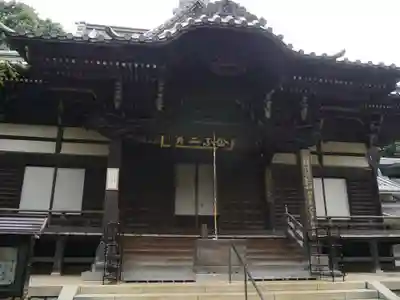 三寳寺の本殿・本堂