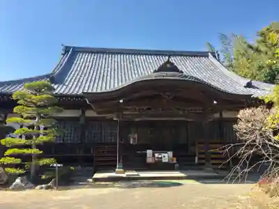 鏡忍寺の本殿・本堂