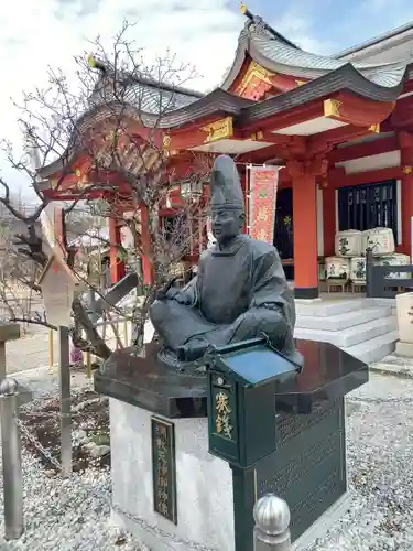 綱敷天満神社の像