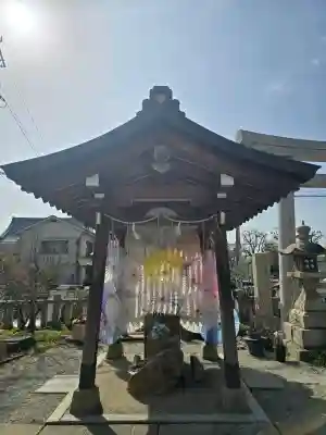 水堂須佐男神社の{uncategorized: "未分類", other: "その他", undefined: "問題あり", building: "その他建物", grave: "お墓", sacred_gate: "鳥居", guardian: "狛犬", statue: "像", buddha: "仏像", history: "歴史", nature: "自然", garden: "庭園", animal: "動物", pagoda: "塔", temizu: "手水舎", mountain_gate: "山門・神門", sanctuary: "本殿・本堂", subordinate: "末社・摂社", art: "芸術", scenery: "景色", jizo: "地蔵", ema: "絵馬", goshuin: "御朱印", omikuji: "おみくじ", items: "授与品その他", amulet: "お守り", goshuincho: "御朱印帳", eats: "食事", festival: "お祭り", votive_dance: "神楽", shichigosan: "七五三参", wedding: "結婚式", experience: "体験その他", initially: "初詣", around: "周辺", anti_infection: "感染症対策"}