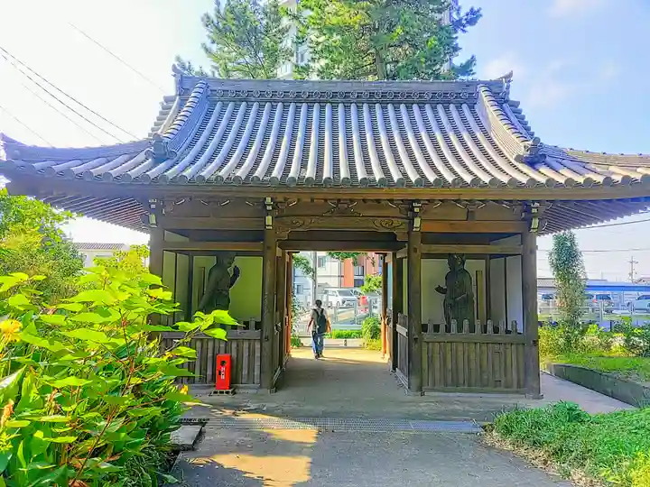 弥勒寺の山門・神門