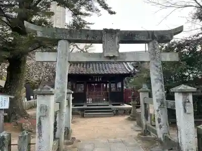 荒胡子神社の{uncategorized: "未分類", other: "その他", undefined: "問題あり", building: "その他建物", grave: "お墓", sacred_gate: "鳥居", guardian: "狛犬", statue: "像", buddha: "仏像", history: "歴史", nature: "自然", garden: "庭園", animal: "動物", pagoda: "塔", temizu: "手水舎", mountain_gate: "山門・神門", sanctuary: "本殿・本堂", subordinate: "末社・摂社", art: "芸術", scenery: "景色", jizo: "地蔵", ema: "絵馬", goshuin: "御朱印", omikuji: "おみくじ", items: "授与品その他", amulet: "お守り", goshuincho: "御朱印帳", eats: "食事", festival: "お祭り", votive_dance: "神楽", shichigosan: "七五三参", wedding: "結婚式", experience: "体験その他", initially: "初詣", around: "周辺", anti_infection: "感染症対策"}