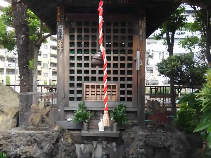 東稲荷神社の本殿・本堂