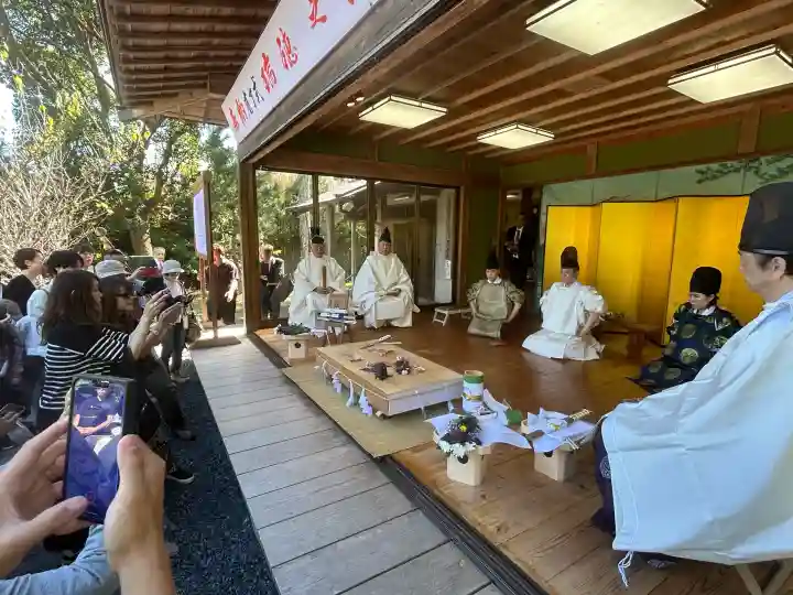 高家神社の{uncategorized: "未分類", other: "その他", undefined: "問題あり", building: "その他建物", grave: "お墓", sacred_gate: "鳥居", guardian: "狛犬", statue: "像", buddha: "仏像", history: "歴史", nature: "自然", garden: "庭園", animal: "動物", pagoda: "塔", temizu: "手水舎", mountain_gate: "山門・神門", sanctuary: "本殿・本堂", subordinate: "末社・摂社", art: "芸術", scenery: "景色", jizo: "地蔵", ema: "絵馬", goshuin: "御朱印", omikuji: "おみくじ", items: "授与品その他", amulet: "お守り", goshuincho: "御朱印帳", eats: "食事", festival: "お祭り", votive_dance: "神楽", shichigosan: "七五三参", wedding: "結婚式", experience: "体験その他", initially: "初詣", around: "周辺", anti_infection: "感染症対策"}
