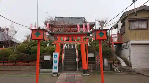 塚越稲荷神社の鳥居