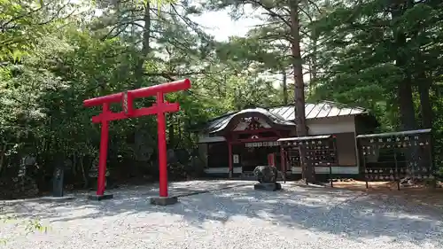 無戸室浅間神社(船津胎内神社)の建物その他