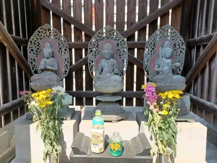 萬福寺の{uncategorized: "未分類", other: "その他", undefined: "問題あり", building: "その他建物", grave: "お墓", sacred_gate: "鳥居", guardian: "狛犬", statue: "像", buddha: "仏像", history: "歴史", nature: "自然", garden: "庭園", animal: "動物", pagoda: "塔", temizu: "手水舎", mountain_gate: "山門・神門", sanctuary: "本殿・本堂", subordinate: "末社・摂社", art: "芸術", scenery: "景色", jizo: "地蔵", ema: "絵馬", goshuin: "御朱印", omikuji: "おみくじ", items: "授与品その他", amulet: "お守り", goshuincho: "御朱印帳", eats: "食事", festival: "お祭り", votive_dance: "神楽", shichigosan: "七五三参", wedding: "結婚式", experience: "体験その他", initially: "初詣", around: "周辺", anti_infection: "感染症対策"}