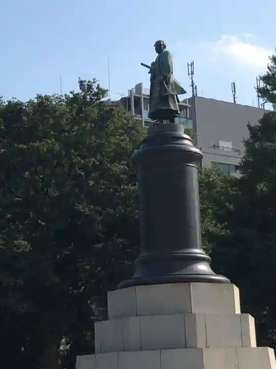 靖國神社の像
