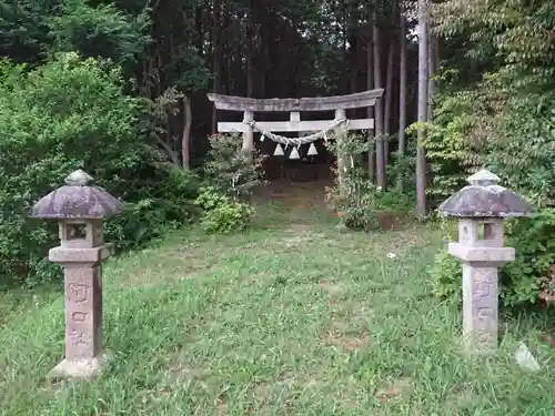 阿口社（赤坂町）の鳥居