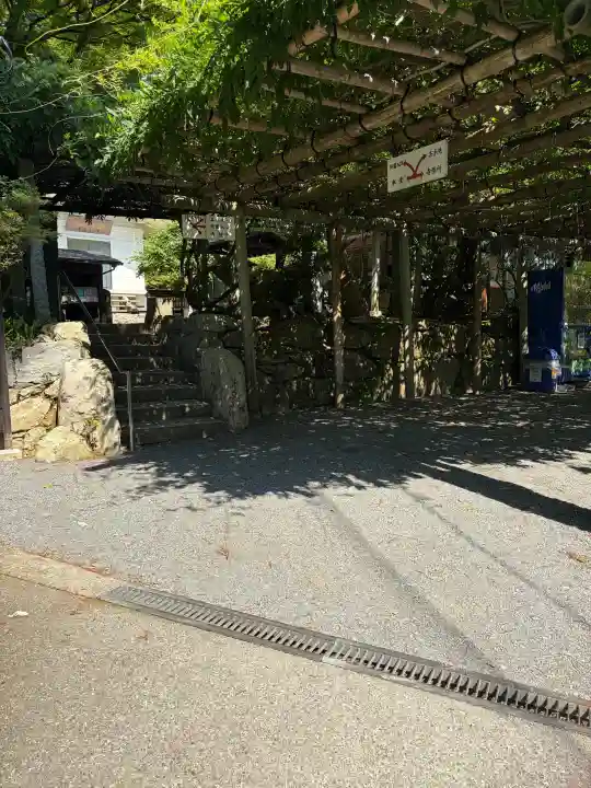 大興善寺の{uncategorized: "未分類", other: "その他", undefined: "問題あり", building: "その他建物", grave: "お墓", sacred_gate: "鳥居", guardian: "狛犬", statue: "像", buddha: "仏像", history: "歴史", nature: "自然", garden: "庭園", animal: "動物", pagoda: "塔", temizu: "手水舎", mountain_gate: "山門・神門", sanctuary: "本殿・本堂", subordinate: "末社・摂社", art: "芸術", scenery: "景色", jizo: "地蔵", ema: "絵馬", goshuin: "御朱印", omikuji: "おみくじ", items: "授与品その他", amulet: "お守り", goshuincho: "御朱印帳", eats: "食事", festival: "お祭り", votive_dance: "神楽", shichigosan: "七五三参", wedding: "結婚式", experience: "体験その他", initially: "初詣", around: "周辺", anti_infection: "感染症対策"}