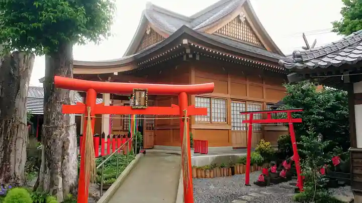 於菊稲荷神社の本殿・本堂