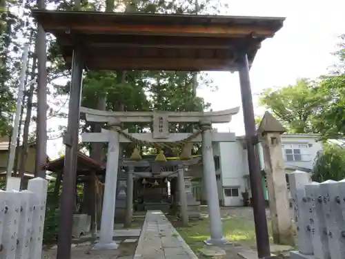 諏訪神社の鳥居