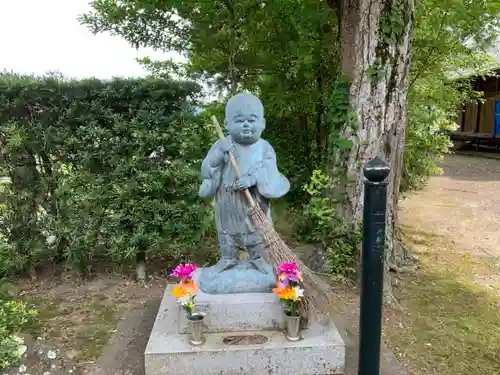 龍江寺の像