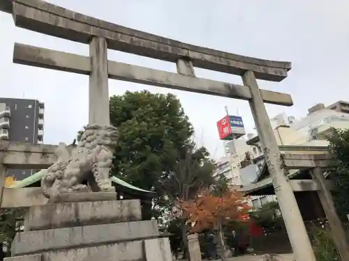 三輪神社の鳥居