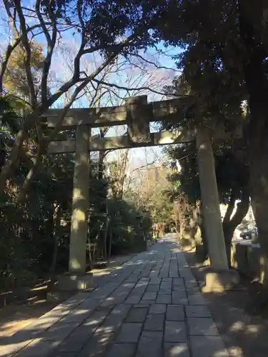 越ヶ谷久伊豆神社の鳥居