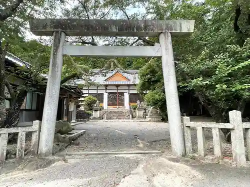 服織神社の鳥居