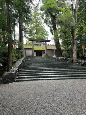 伊勢神宮内宮（皇大神宮）の{uncategorized: "未分類", other: "その他", undefined: "問題あり", building: "その他建物", grave: "お墓", sacred_gate: "鳥居", guardian: "狛犬", statue: "像", buddha: "仏像", history: "歴史", nature: "自然", garden: "庭園", animal: "動物", pagoda: "塔", temizu: "手水舎", mountain_gate: "山門・神門", sanctuary: "本殿・本堂", subordinate: "末社・摂社", art: "芸術", scenery: "景色", jizo: "地蔵", ema: "絵馬", goshuin: "御朱印", omikuji: "おみくじ", items: "授与品その他", amulet: "お守り", goshuincho: "御朱印帳", eats: "食事", festival: "お祭り", votive_dance: "神楽", shichigosan: "七五三参", wedding: "結婚式", experience: "体験その他", initially: "初詣", around: "周辺", anti_infection: "感染症対策"}