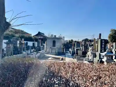 宝輪寺の{uncategorized: "未分類", other: "その他", undefined: "問題あり", building: "その他建物", grave: "お墓", sacred_gate: "鳥居", guardian: "狛犬", statue: "像", buddha: "仏像", history: "歴史", nature: "自然", garden: "庭園", animal: "動物", pagoda: "塔", temizu: "手水舎", mountain_gate: "山門・神門", sanctuary: "本殿・本堂", subordinate: "末社・摂社", art: "芸術", scenery: "景色", jizo: "地蔵", ema: "絵馬", goshuin: "御朱印", omikuji: "おみくじ", items: "授与品その他", amulet: "お守り", goshuincho: "御朱印帳", eats: "食事", festival: "お祭り", votive_dance: "神楽", shichigosan: "七五三参", wedding: "結婚式", experience: "体験その他", initially: "初詣", around: "周辺", anti_infection: "感染症対策"}